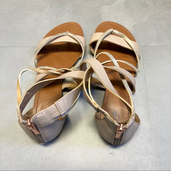 Neutral colored sandals - Picture 2 of 7